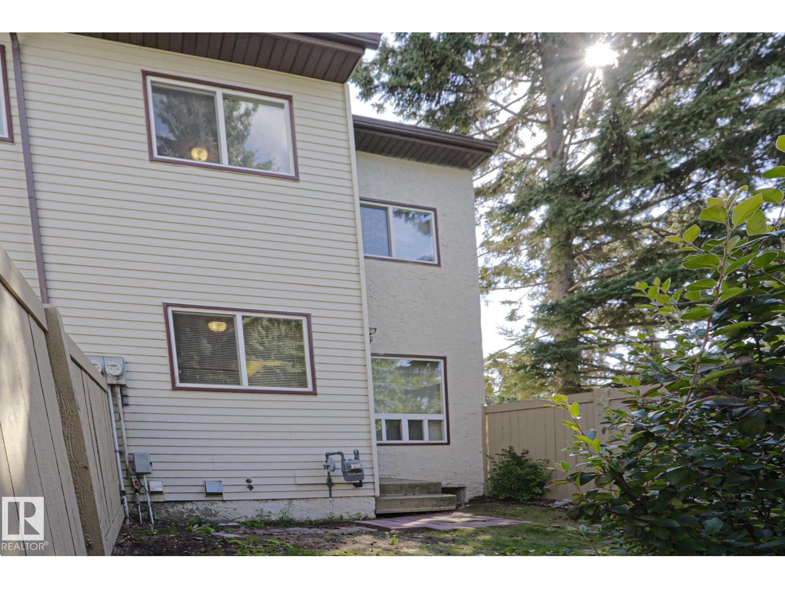 #45 1651 46 ST NW - 4