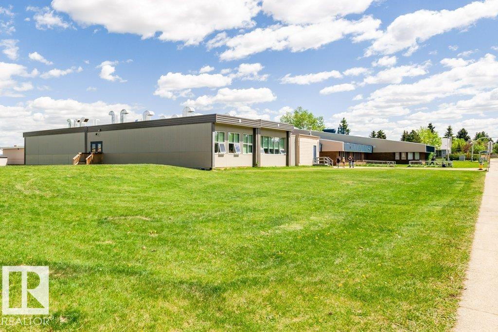 #6 215 SADDLEBACK RD NW - Image 44