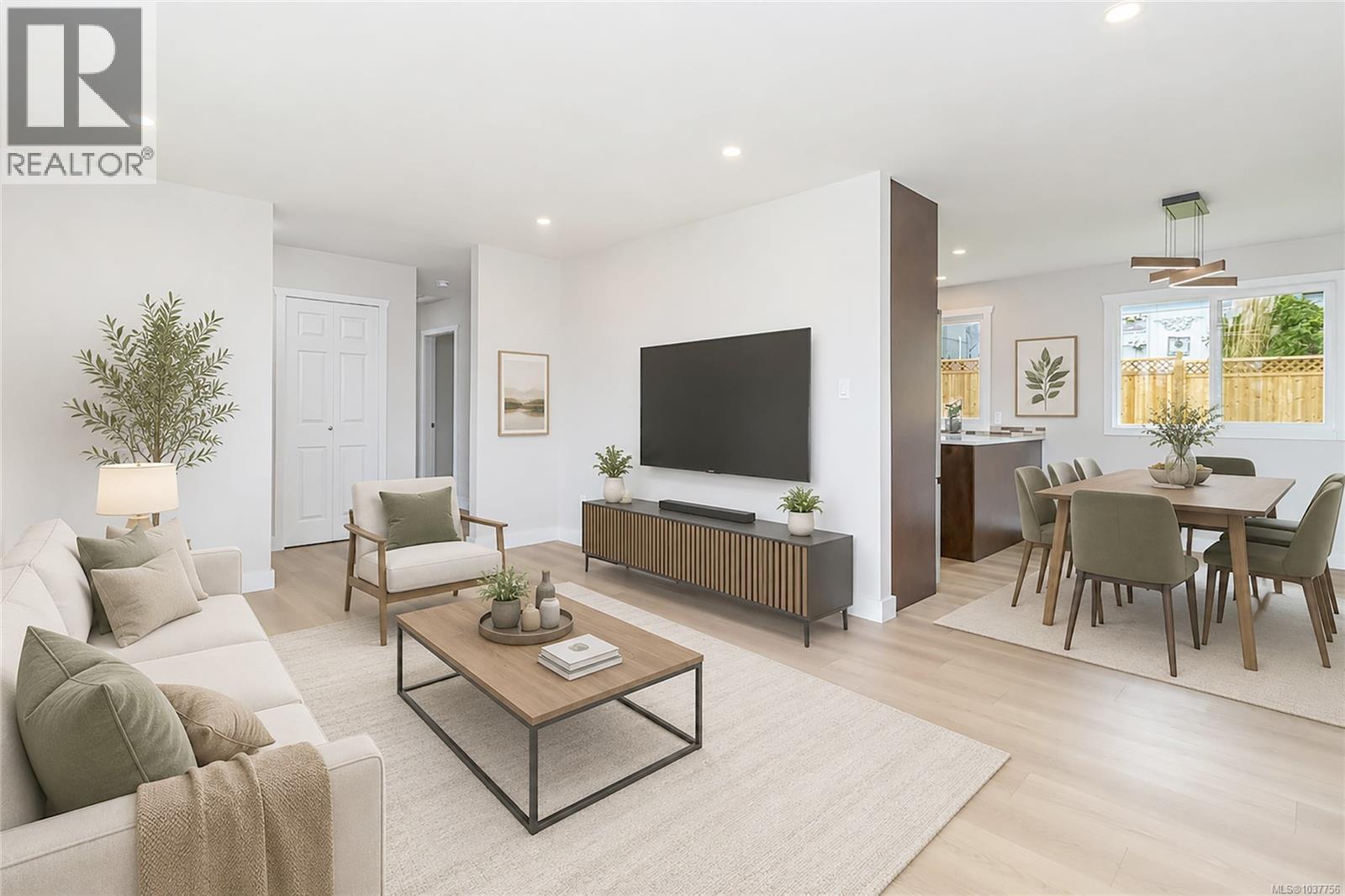 8082 York Ave - 3