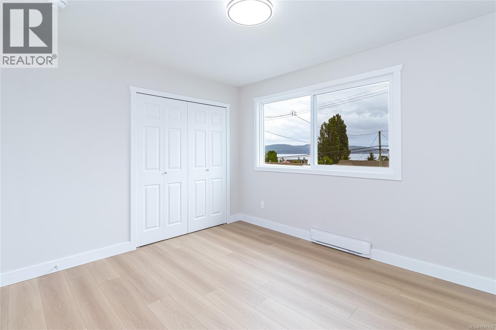 8082 York Ave - 17