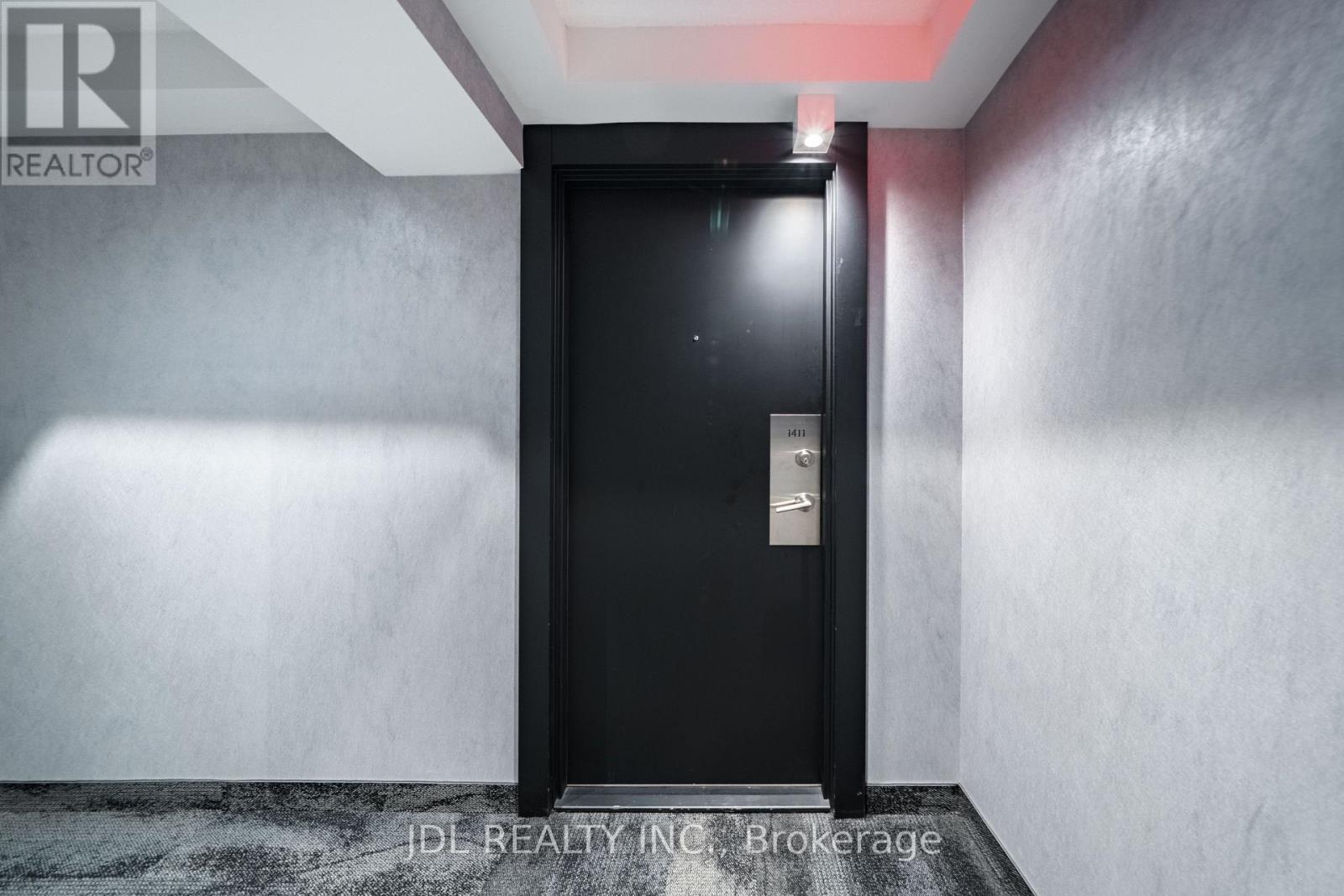 #1411 87 PETER STREET - 4