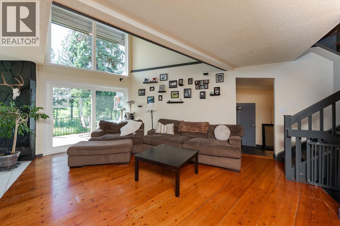 Photo 16 of 35 — 14695 EAST BEVERLEY ROAD · Prince George, BC