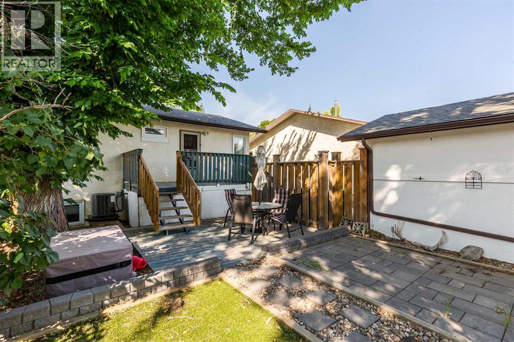 196 Mt Crandell Crescent W - 25