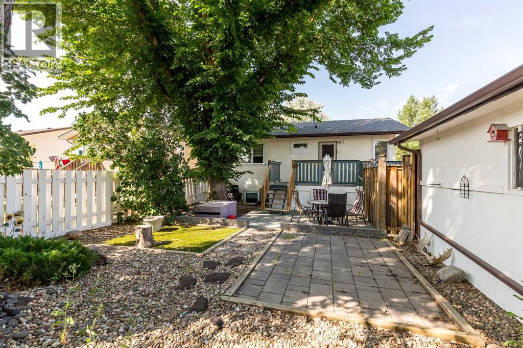 196 Mt Crandell Crescent W - 27