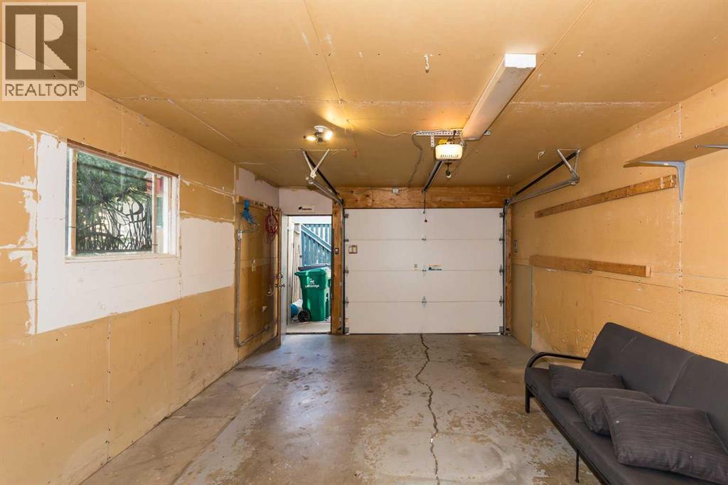 196 Mt Crandell Crescent W - 30