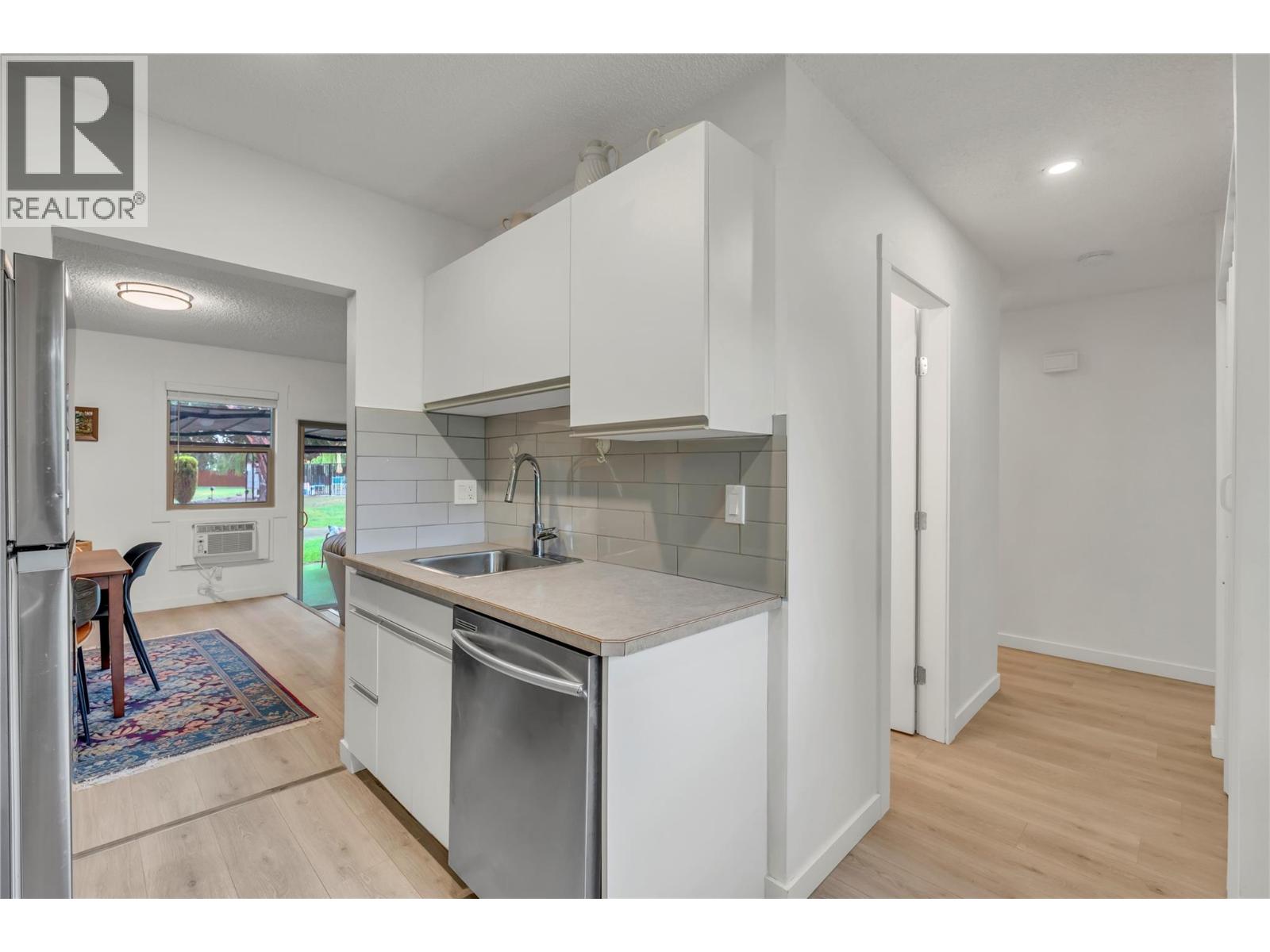 #13 310 Yorkton Avenue - 9