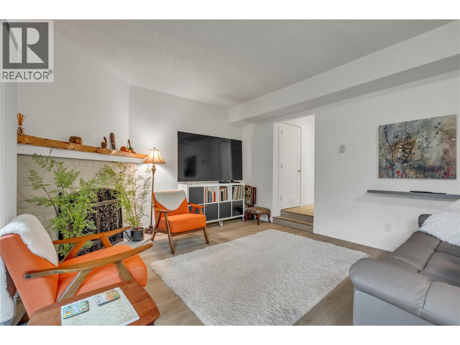 #13 310 Yorkton Avenue - 14