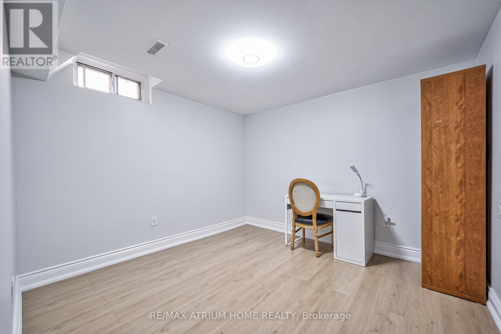 61 TROTHEN CIRCLE - 35