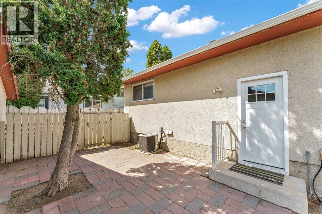 2169 Hawke Crescent NE - Image 37