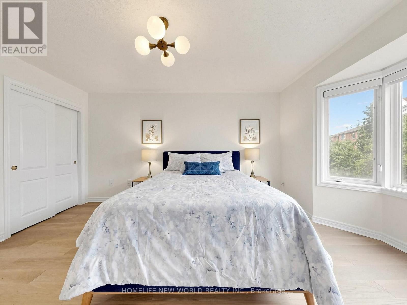 7 MONACO CRESCENT - 32
