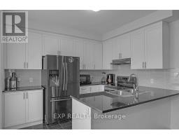 Bedroom 2 - 6 Frederick Pearson Street, East Gwillimbury, ON L9N0R9 Photo 6