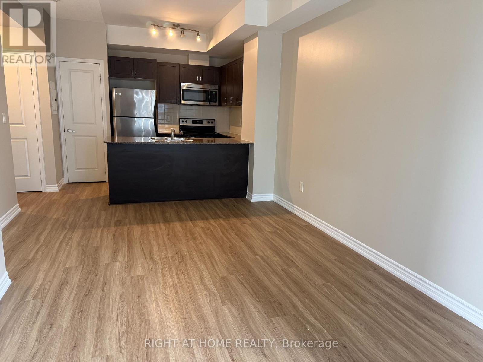 #401 385 PRINCE OF WALES DRIVE - 10