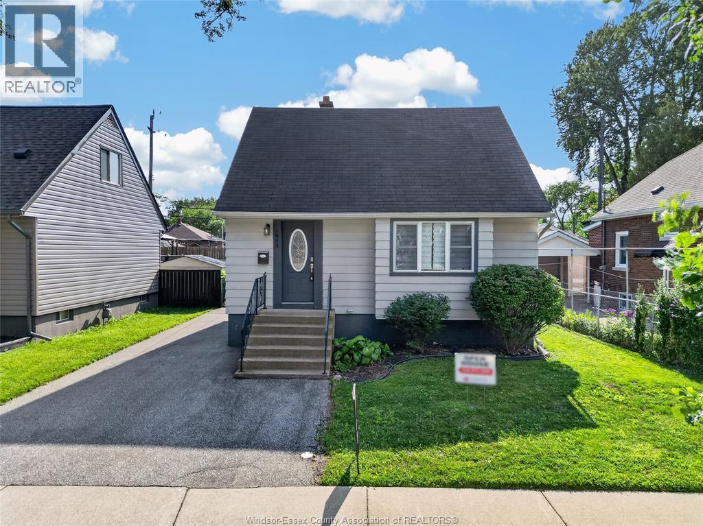 1953 FRANCOIS ROAD, Windsor — photo 2