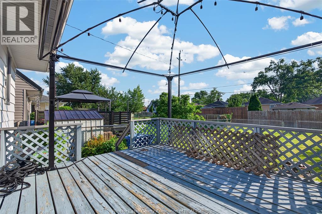 1953 FRANCOIS ROAD - 37
