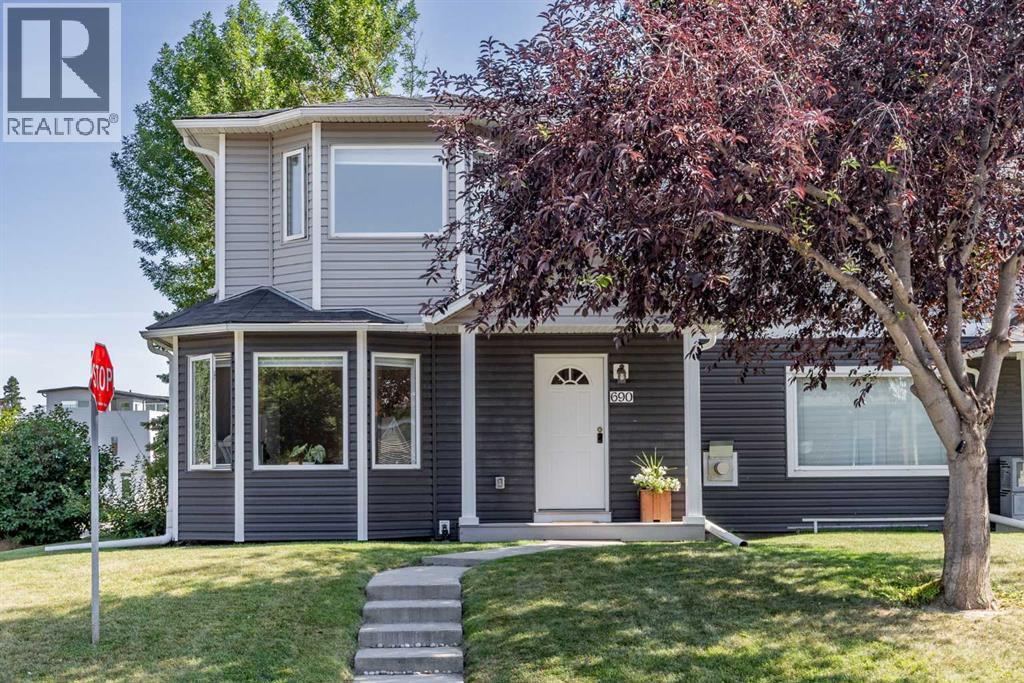690 Regal Park NE - 2