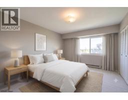 Entrance - 402 2323 Hamiota St, Oak Bay, BC V8R2N1 Photo 10
