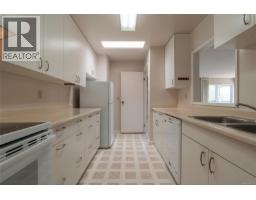 402 2323 Hamiota St, Oak Bay, BC V8R2N1 Photo 13