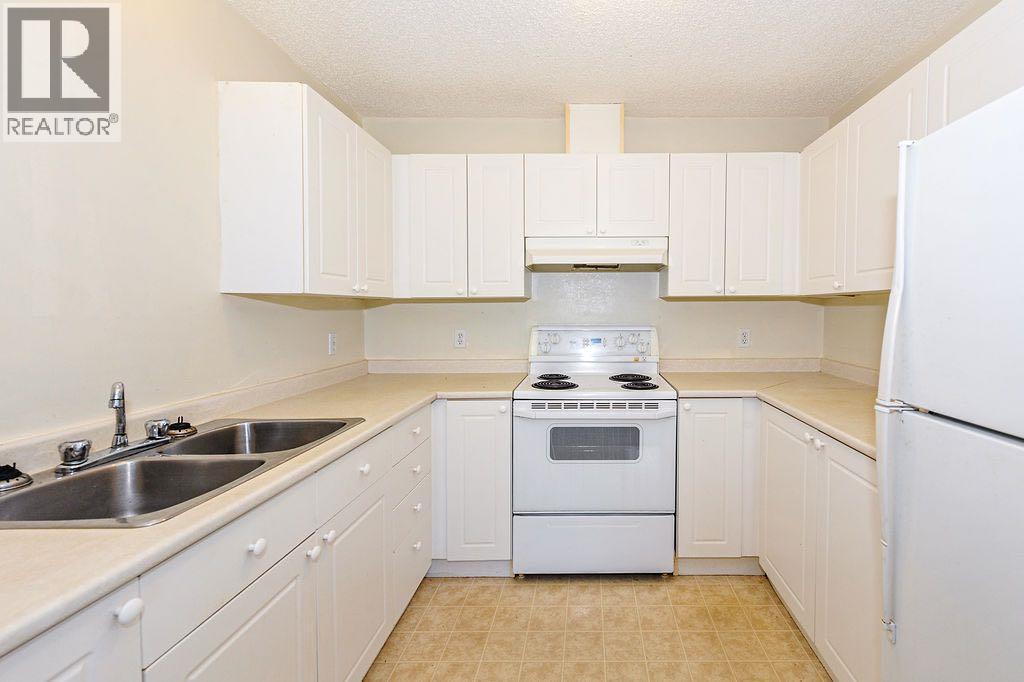 106C, 4919 68 Street, Camrose — photo 3