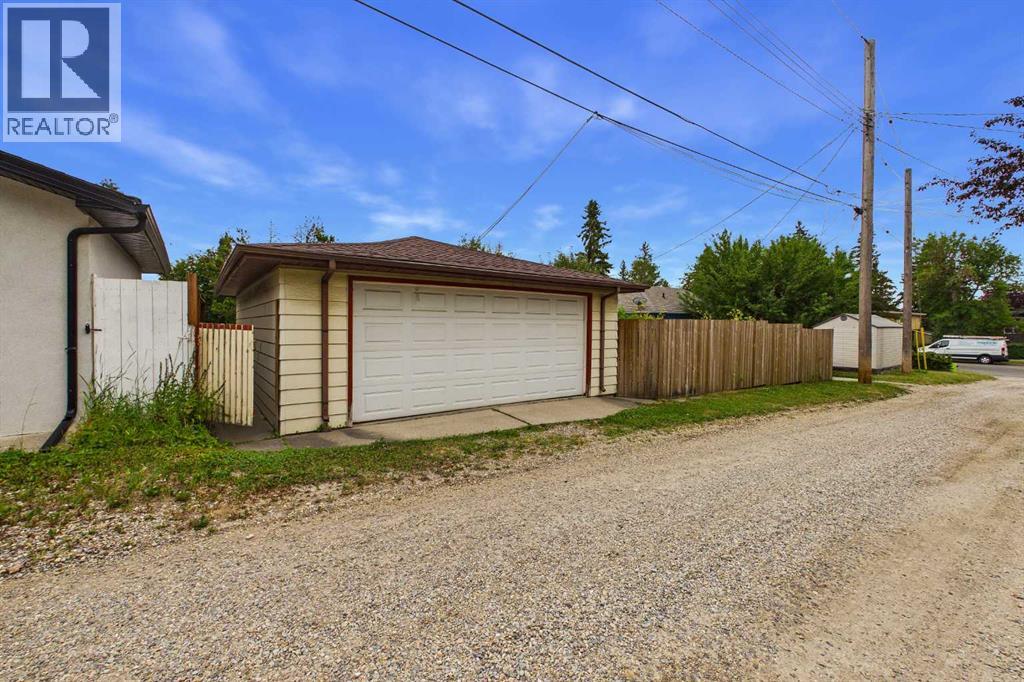 5 Chisholm Crescent NW - Image 14