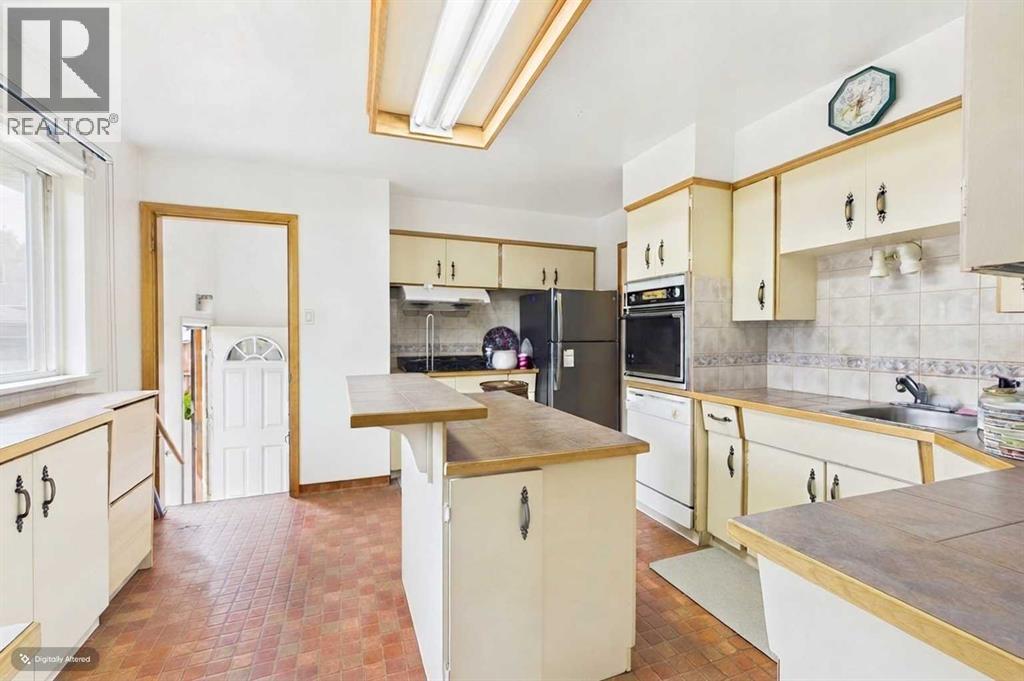 5 Chisholm Crescent NW - Image 6