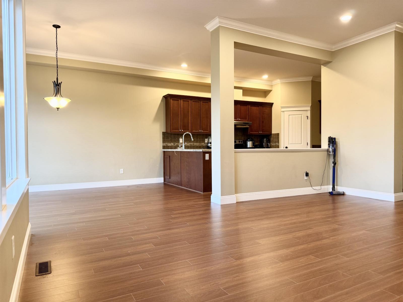 1664 KING GEORGE BOULEVARD, Surrey — photo 3