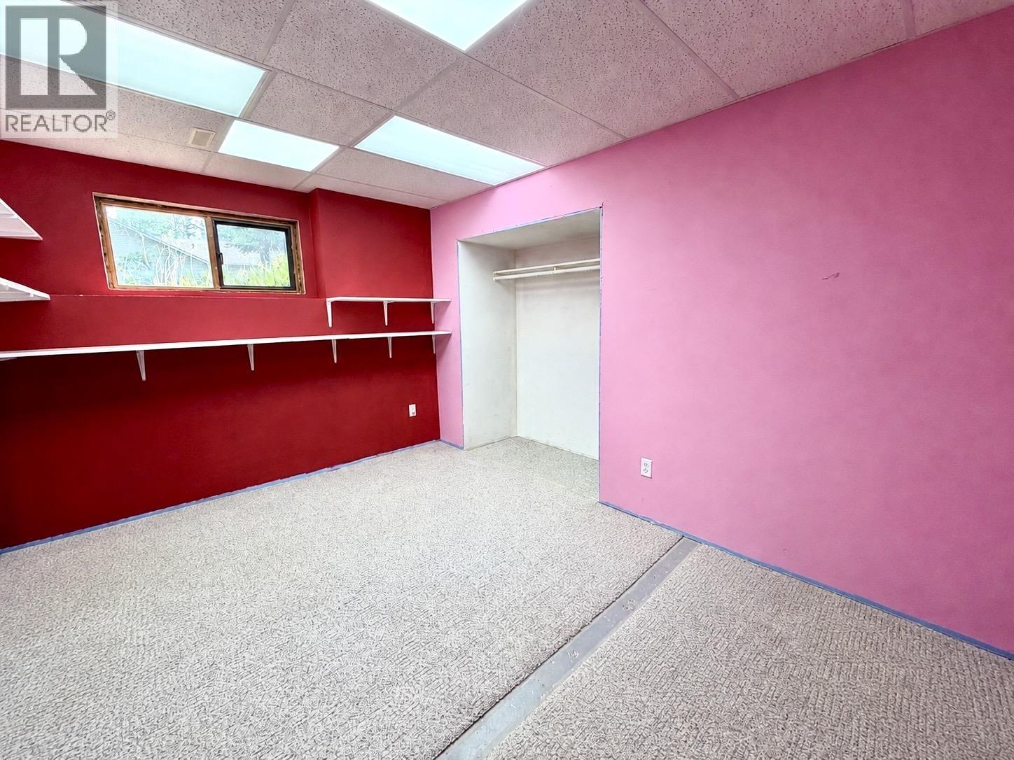 816 ROBERTS DRIVE - Image 19