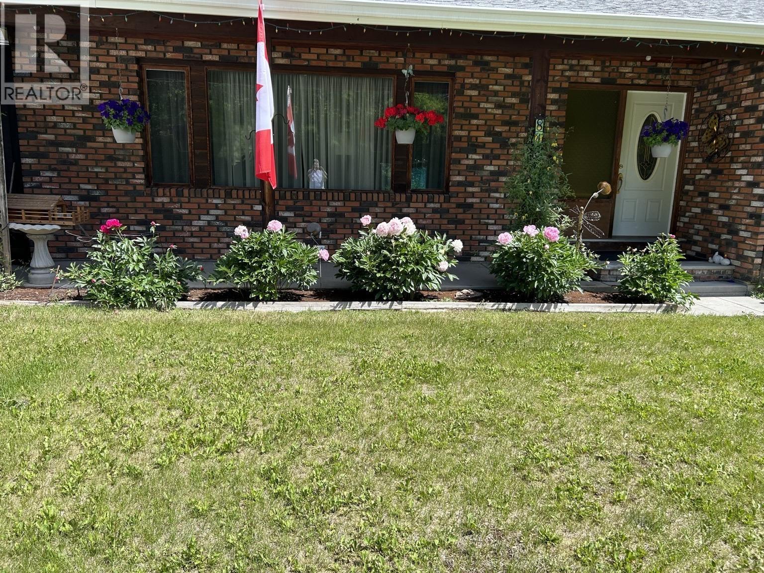 816 ROBERTS DRIVE - Image 4