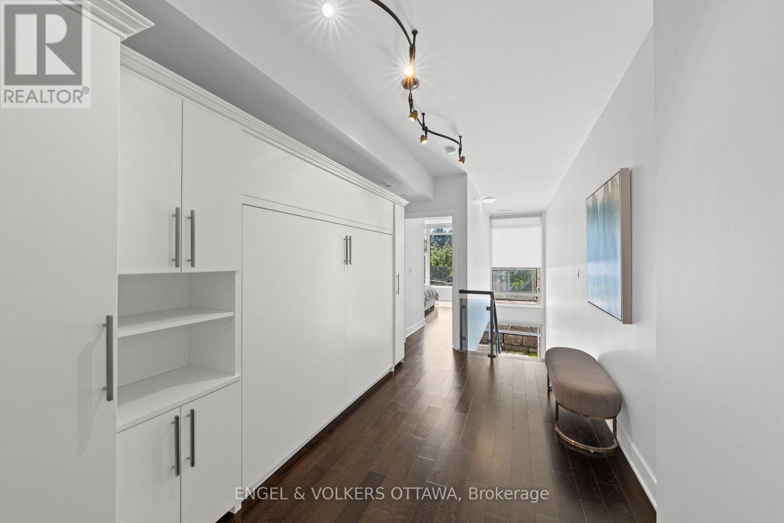 #110 1035 BANK STREET - Image 25