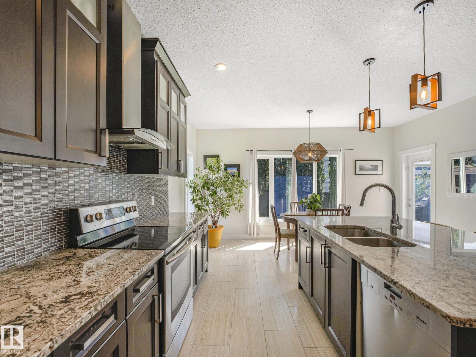 30 SHOREWOOD CR - 29