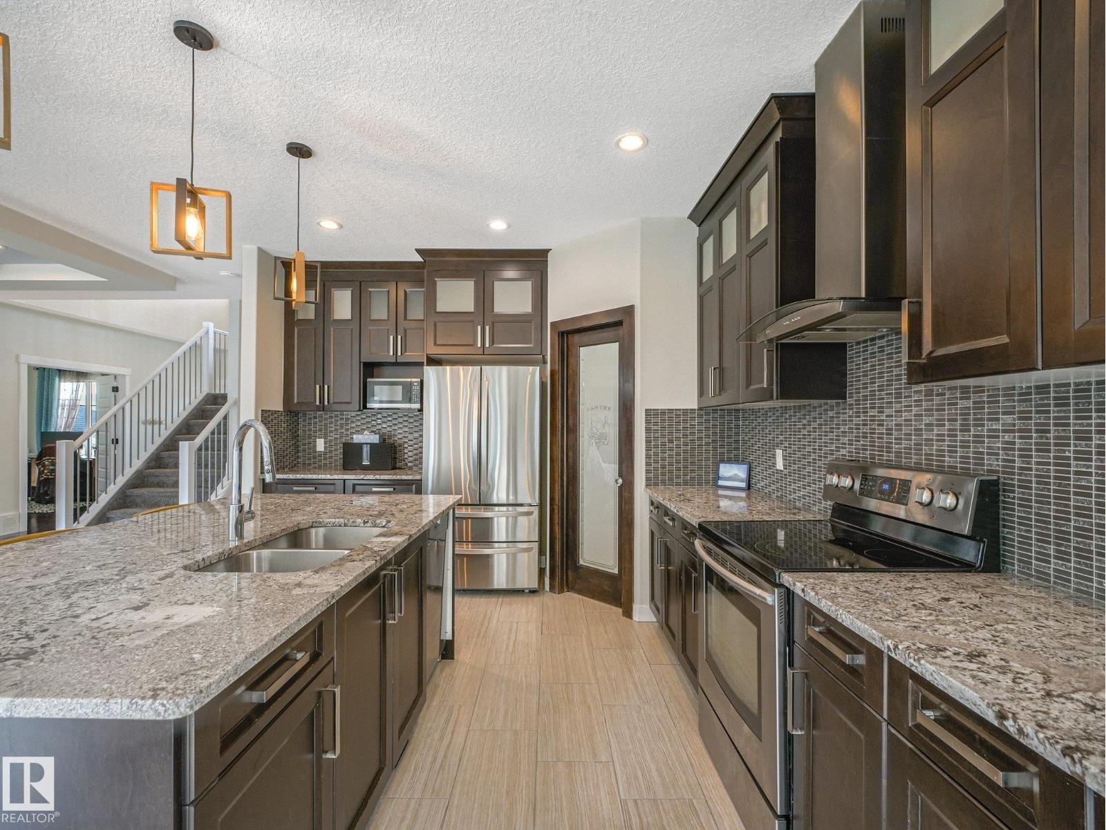 30 SHOREWOOD CR - 31