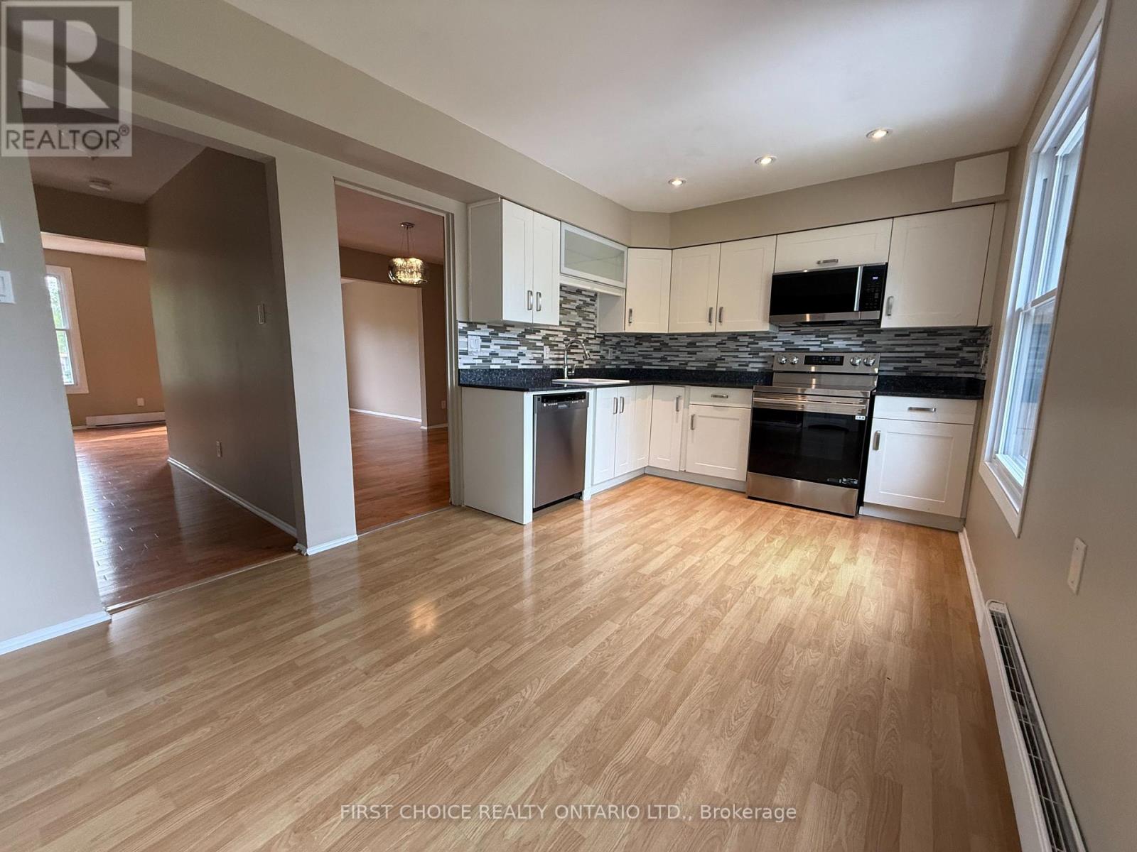 4 Bed, 3 Bath House for Sale in Ottawa – 32 APPLEBY PRIVATE N, Ottawa – MLS# X13653532 - Image 6