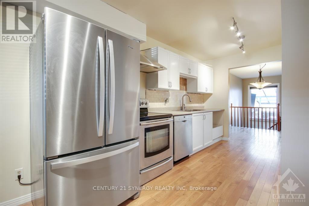 3 Bed, 3 Bath House for Rent in Ottawa – 532 POCONO CRESCENT, Ottawa – MLS# X13653580 - Image 11