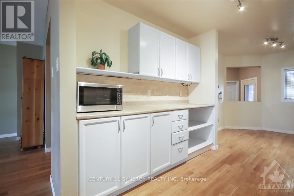 3 Bed, 3 Bath House for Rent in Ottawa – 532 POCONO CRESCENT, Ottawa – MLS# X13653580 - Image 15