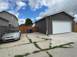1182 Pritchard Avenue, Winnipeg, MB R2X0G9 Photo 14