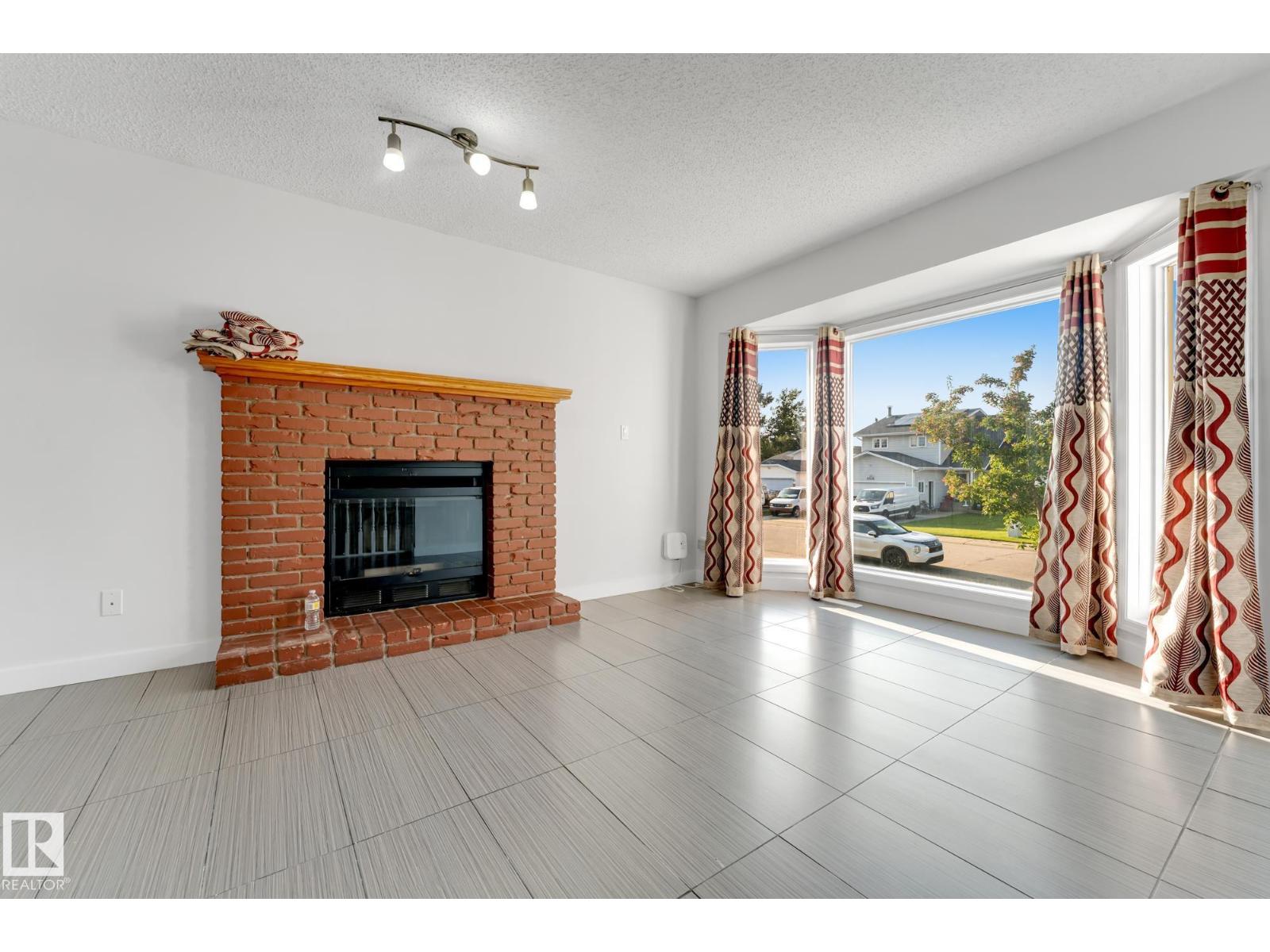 4511 25 AV NW - Image 11