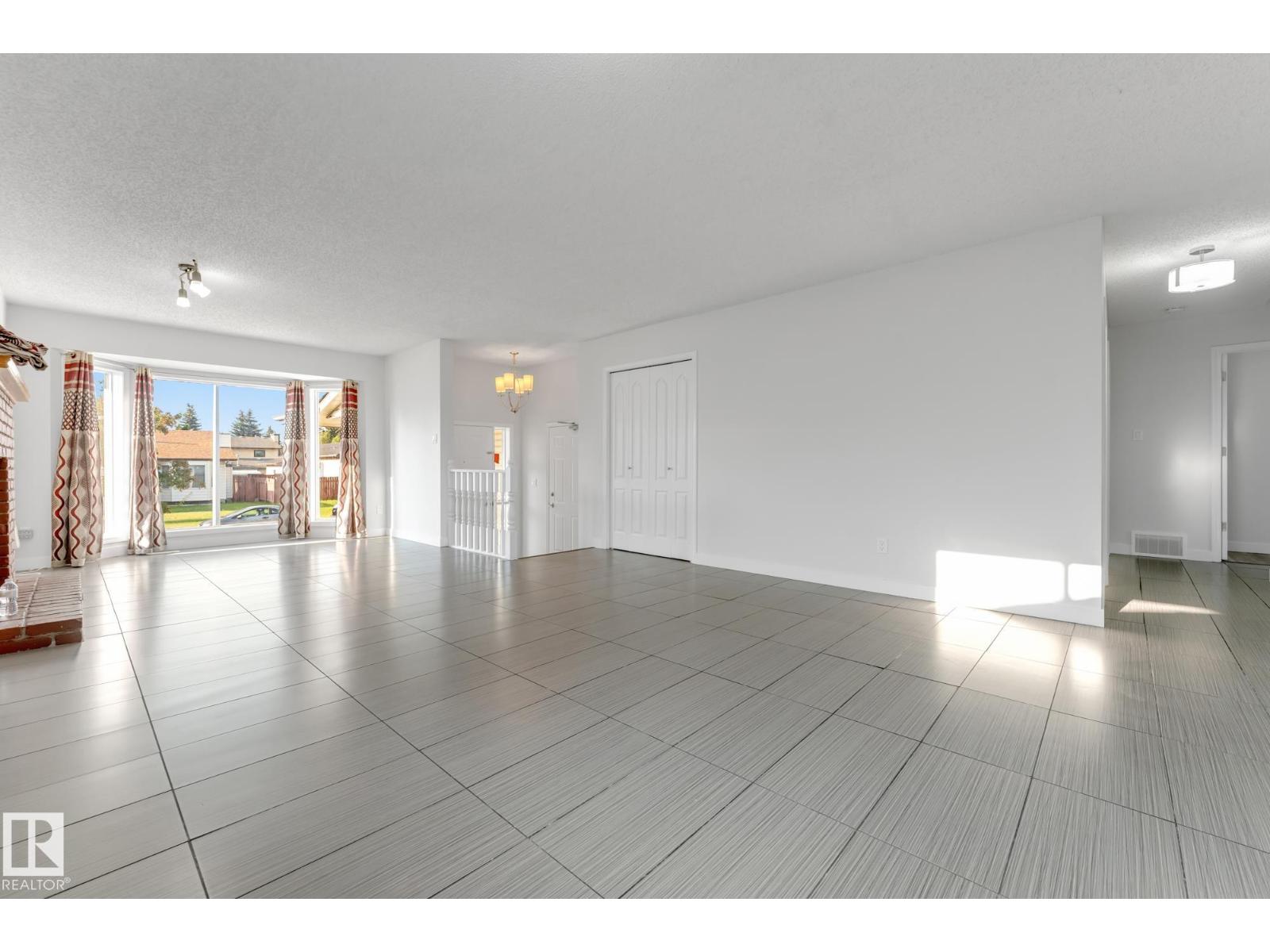 4511 25 AV NW - Image 13