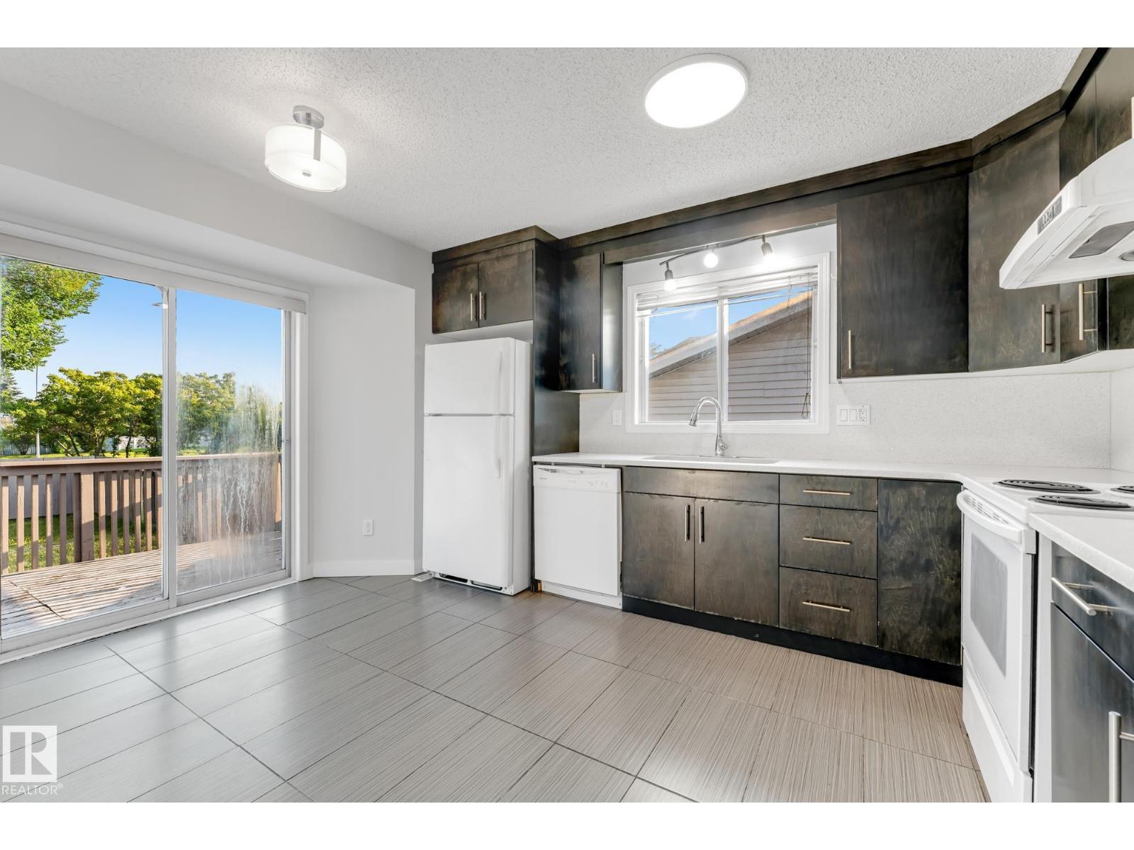 4511 25 AV NW - Image 15