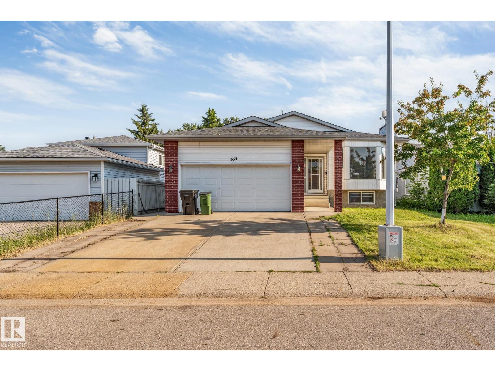 4511 25 AV NW - 2