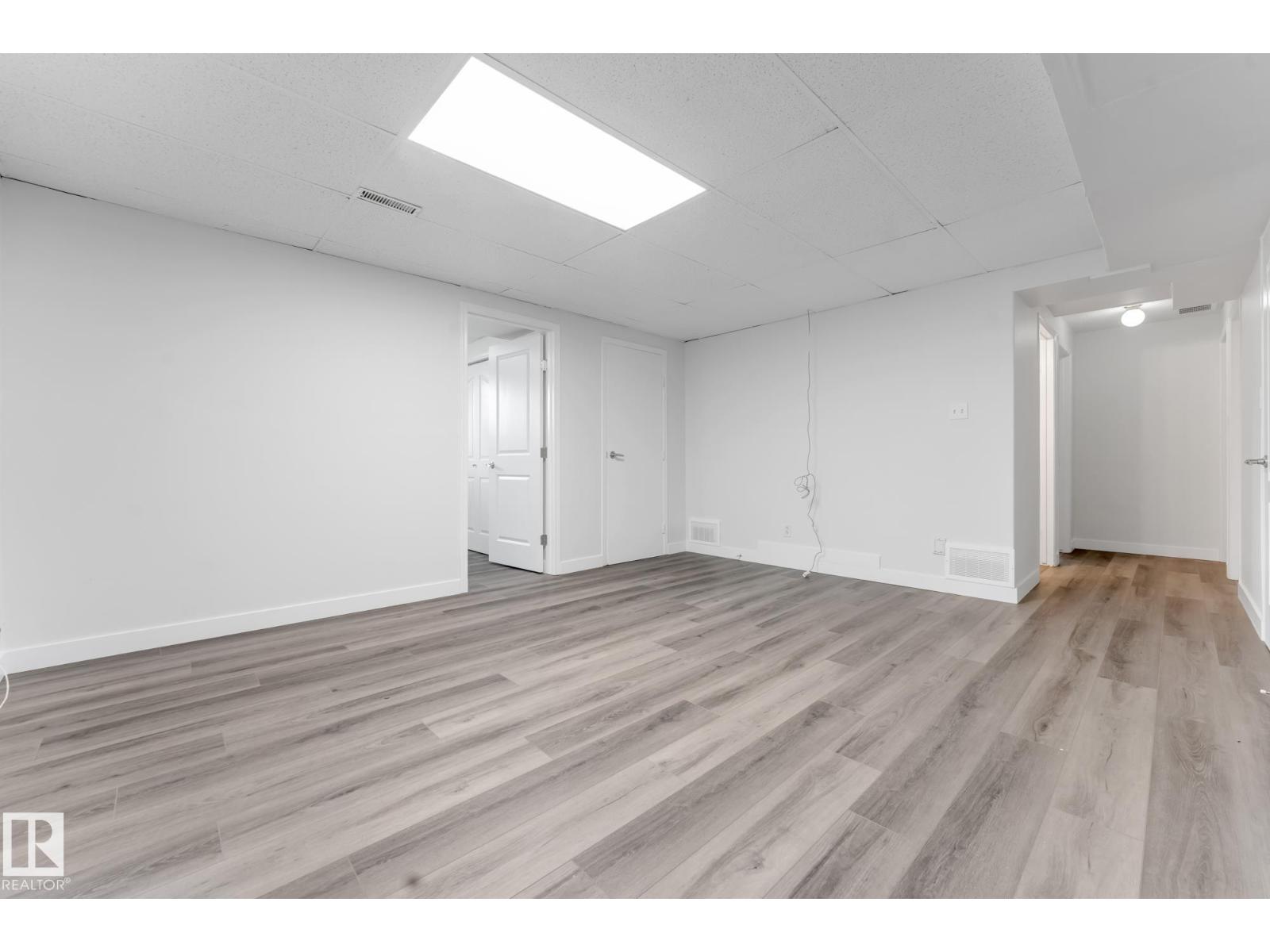 4511 25 AV NW - Image 26