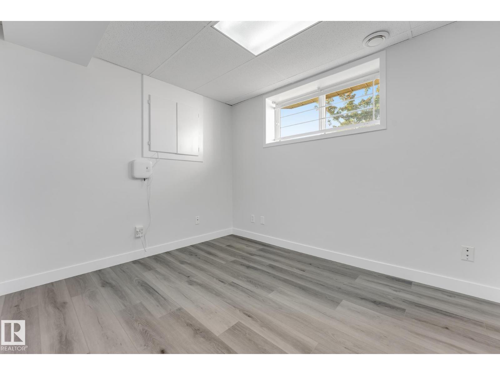 4511 25 AV NW - Image 30