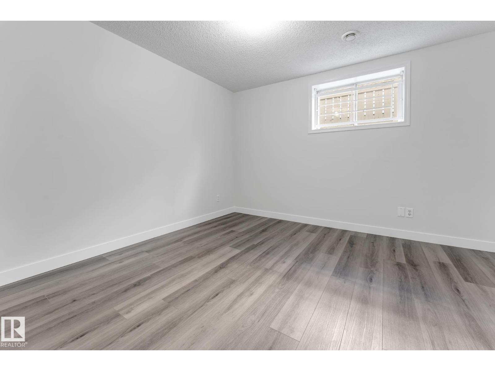 4511 25 AV NW - Image 33