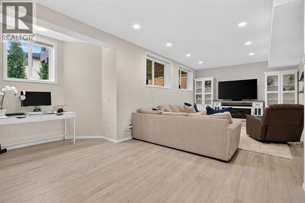 168 West Springs Close SW - Image 34