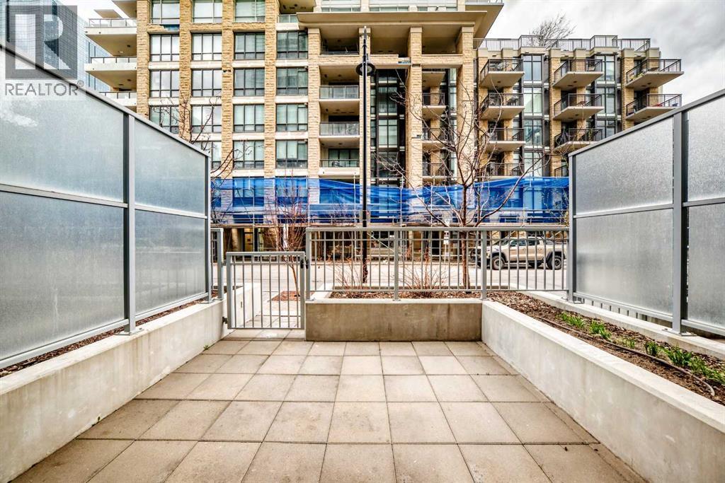 #104 108 Waterfront Court SW - 11