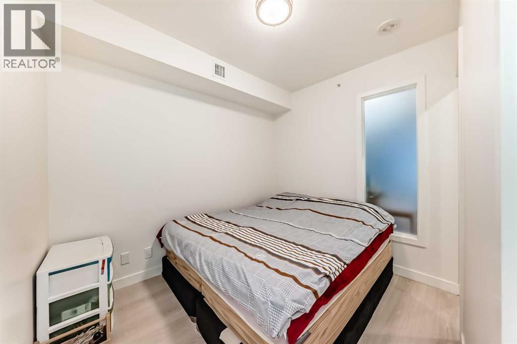 #104 108 Waterfront Court SW - 25