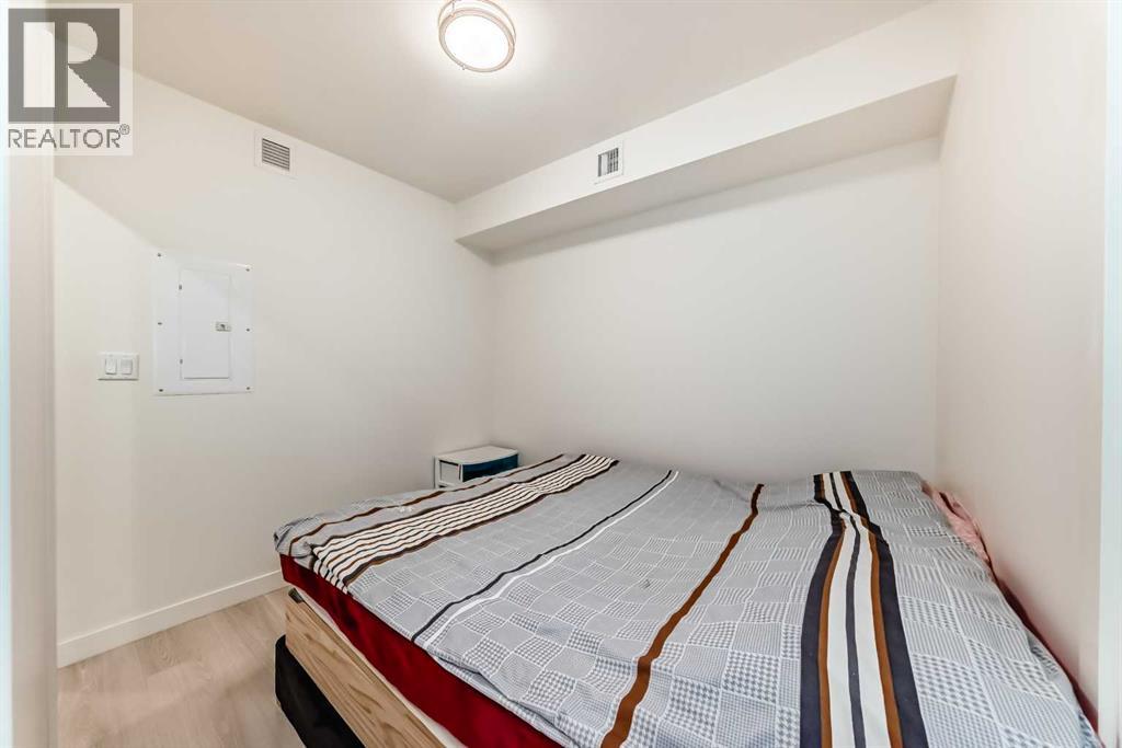 #104 108 Waterfront Court SW - 26
