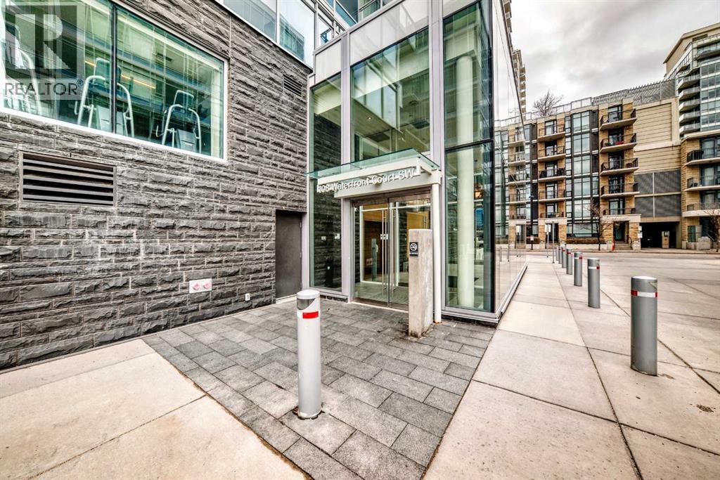 #104 108 Waterfront Court SW - 3