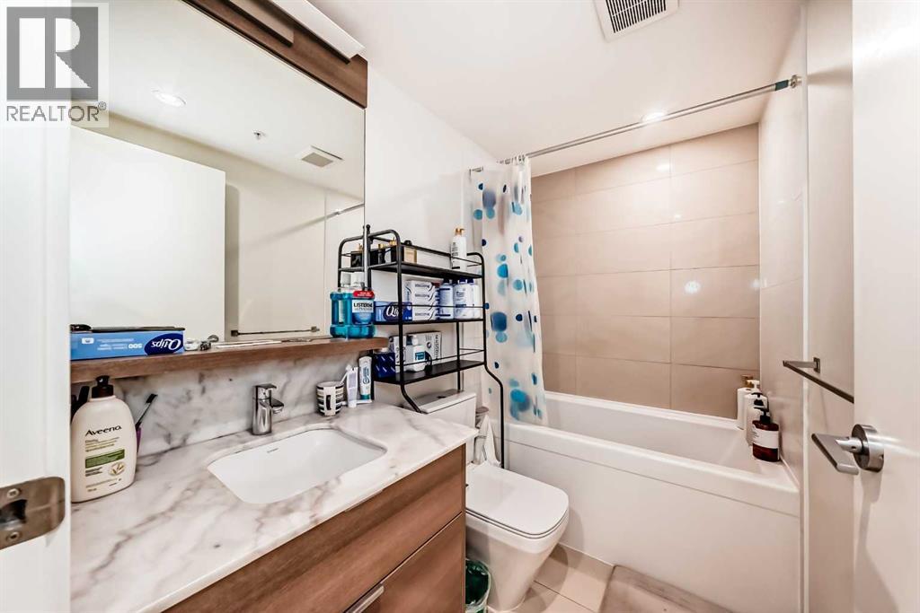 #104 108 Waterfront Court SW - 30