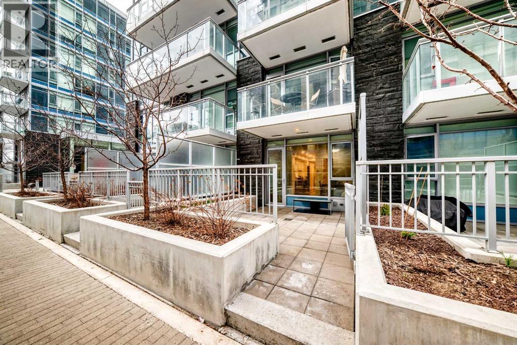 #104 108 Waterfront Court SW - 42
