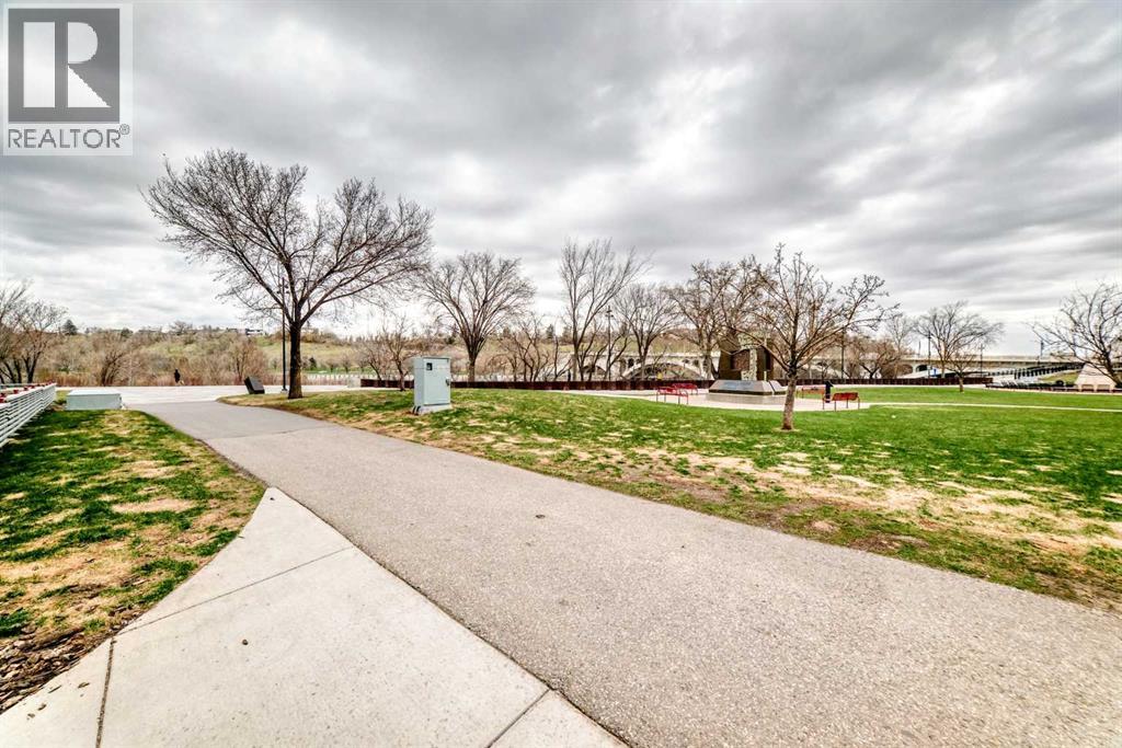 #104 108 Waterfront Court SW - 48