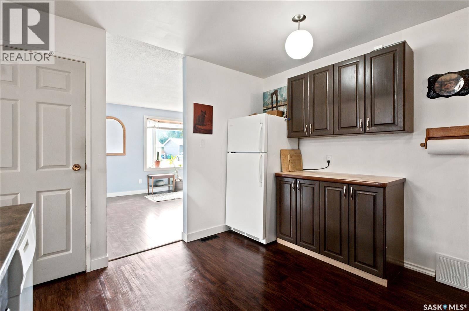 310 Douglas CRESCENT - Image 12